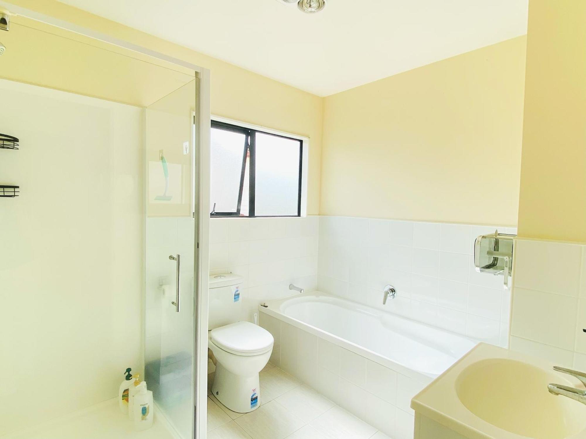 Private In West * Auckland