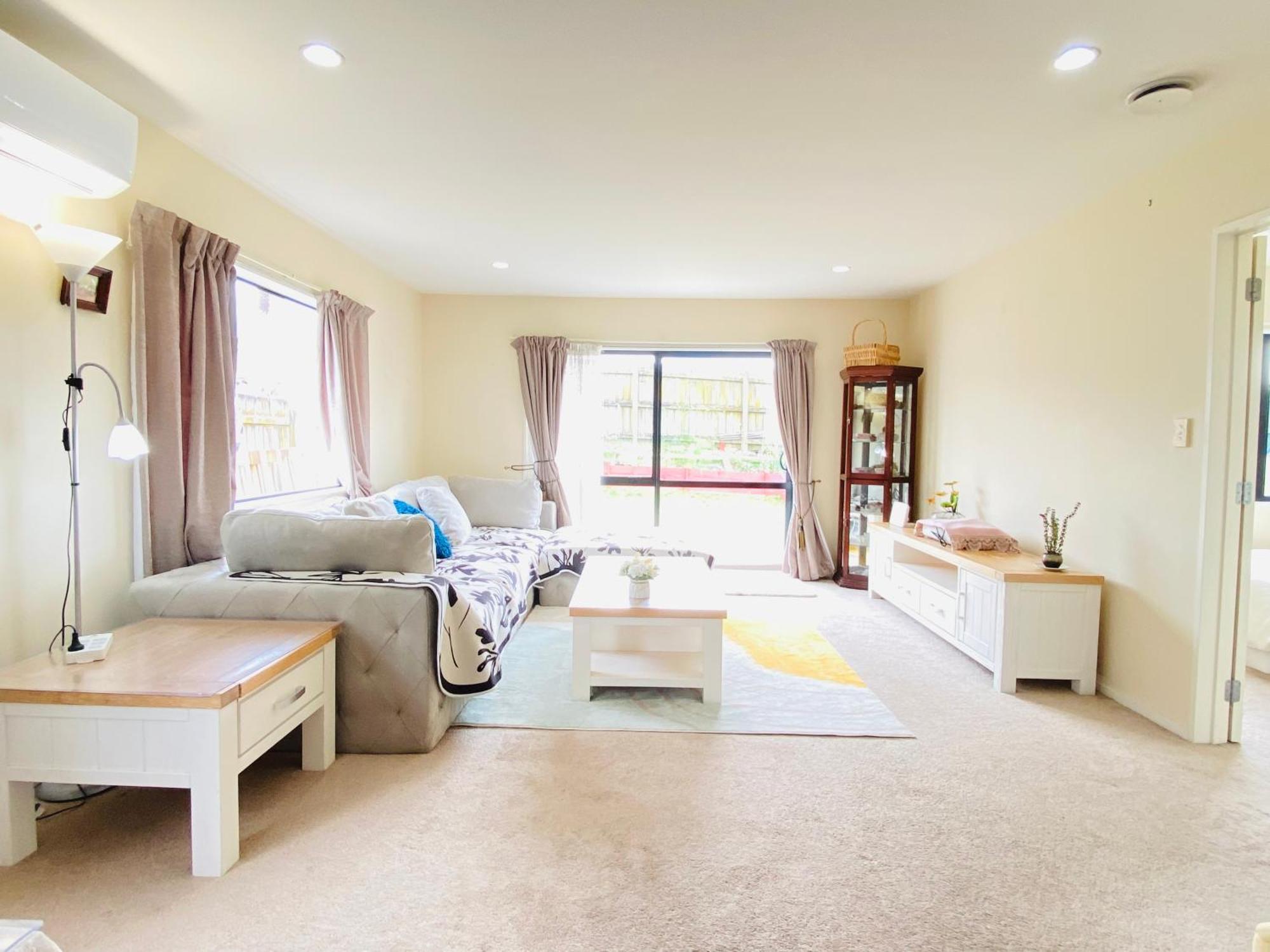 Private In West * Auckland
